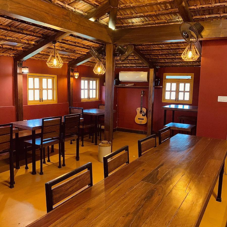 Easy Hostels パナジ エクステリア 写真